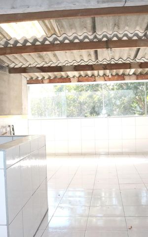 Casa para alugar com 50m², 2 quartos e 1 vagaÁrea de serviço