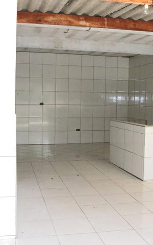 Casa para alugar com 50m², 2 quartos e 1 vagaÁrea de serviço