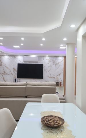 Casa à venda com 246m², 3 quartos e 2 vagasSala