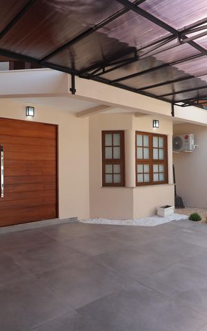 Casa à venda com 246m², 3 quartos e 2 vagasÁrea externa