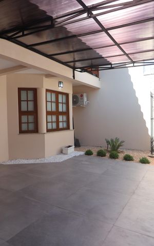 Casa à venda com 246m², 3 quartos e 2 vagasÁrea externa