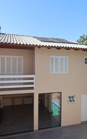 Casa à venda com 246m², 3 quartos e 2 vagasÁrea externa