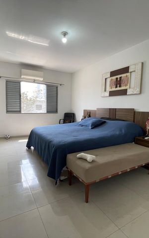 Casa à venda com 200m², 4 quartos e 2 vagasQuarto