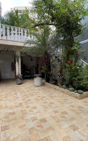 Casa à venda com 200m², 4 quartos e 2 vagasQuintal