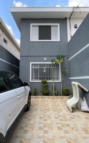Casa à venda com 200m², 4 quartos e 2 vagasFachada