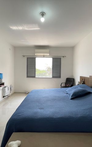 Casa à venda com 200m², 4 quartos e 2 vagasQuarto