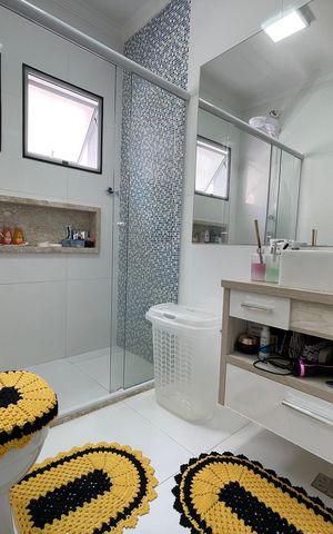 Casa à venda com 200m², 4 quartos e 2 vagasBanheiro do Quarto
