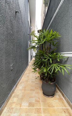 Casa à venda com 200m², 4 quartos e 2 vagasCorredor