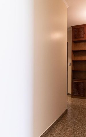 Casa para alugar com 600m², 4 quartos e 5 vagas Casa para alugar com 600m², 4 quartos e 5 vagasCorredor