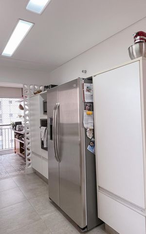 Apartamento à venda com 147m², 3 quartos e 3 vagas Apartamento à venda com 147m², 3 quartos e 3 vagasCozinha
