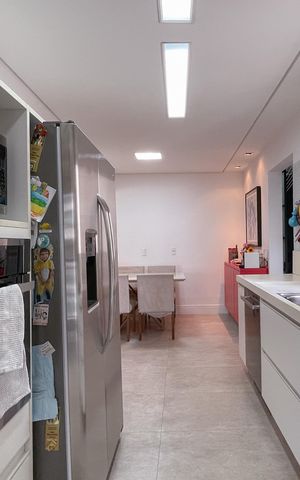 Apartamento à venda com 147m², 3 quartos e 3 vagas Apartamento à venda com 147m², 3 quartos e 3 vagasCozinha