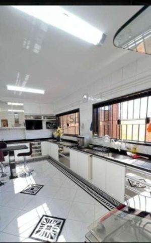 Casa à venda com 345m², 3 quartos e 5 vagas