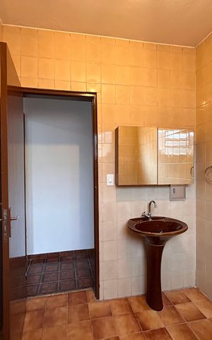 Casa para alugar com 200m², 3 quartos e 2 vagasBanheiro