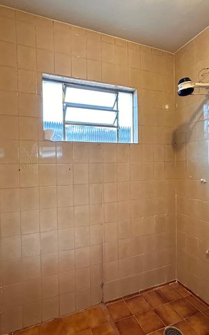 Casa para alugar com 200m², 3 quartos e 2 vagasBanheiro