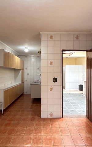 Casa para alugar com 200m², 3 quartos e 2 vagasCozinha
