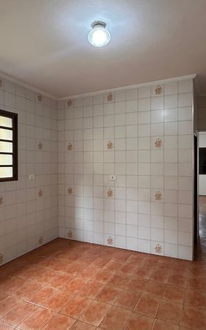Casa para alugar com 200m², 3 quartos e 2 vagasCozinha