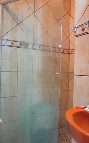 Casa à venda com 120m², 3 quartos e 2 vagasBanheiro da Suíte