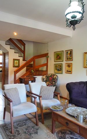 Casa à venda com 120m², 3 quartos e 2 vagasSala