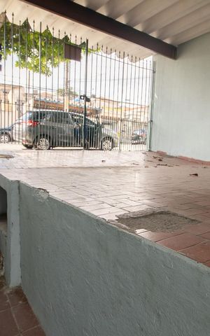 Casa à venda com 204m², 5 quartos e 2 vagas Casa à venda com 204m², 5 quartos e 2 vagasGaragem