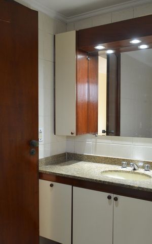 Apartamento para alugar com 145m², 3 quartos e 2 vagasBanheiro da Suíte