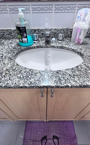 Apartamento para alugar com 65m², 2 quartos e 2 vagas Apartamento para alugar com 65m², 2 quartos e 2 vagasBanheiro da Suíte