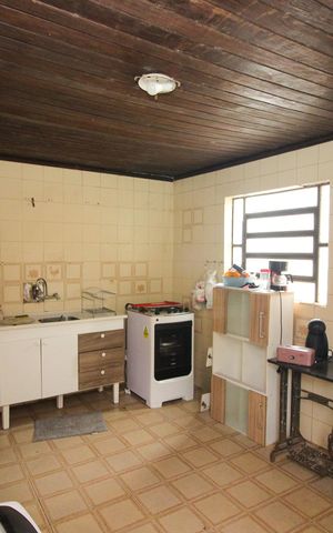 Casa à venda com 300m², 4 quartos e 2 vagas Casa à venda com 300m², 4 quartos e 2 vagasCozinha 2