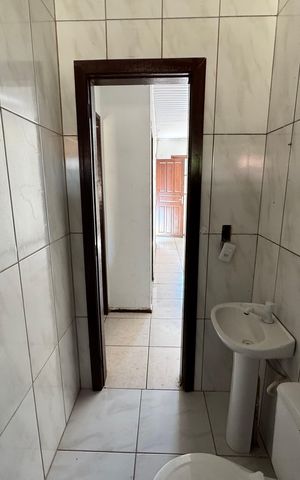 Casa à venda com 40m², 2 quartos e 1 vaga Casa à venda com 40m², 2 quartos e 1 vagaBanheiro