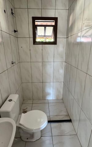 Casa à venda com 40m², 2 quartos e 1 vaga Casa à venda com 40m², 2 quartos e 1 vagaBanheiro