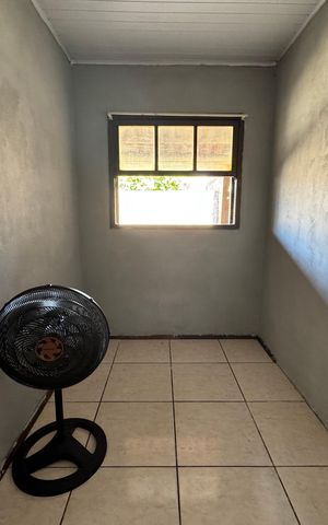 Casa à venda com 40m², 2 quartos e 1 vaga Casa à venda com 40m², 2 quartos e 1 vagaQuarto 2