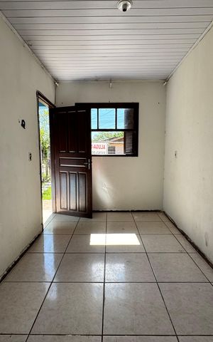 Casa à venda com 40m², 2 quartos e 1 vaga Casa à venda com 40m², 2 quartos e 1 vagaSala