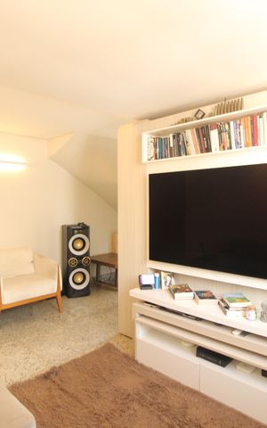 Apartamento à venda com 130m², 2 quartos e 2 vagasSala
