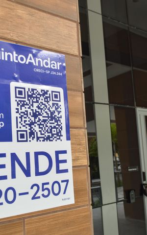 Apartamento à venda com 66m², 1 quarto e 1 vagaPlaquinha