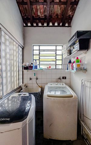 Casa à venda com 210m², 3 quartos e 2 vagasÁrea de Serviço