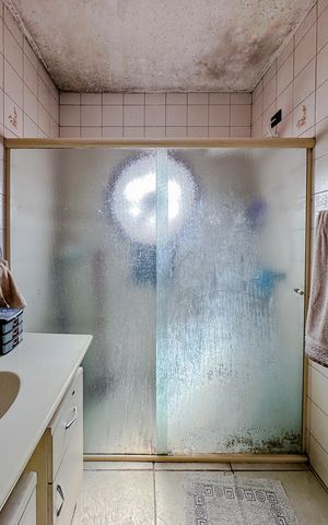 Casa à venda com 210m², 3 quartos e 2 vagasBanheiro