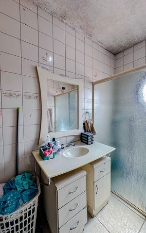 Casa à venda com 210m², 3 quartos e 2 vagasBanheiro