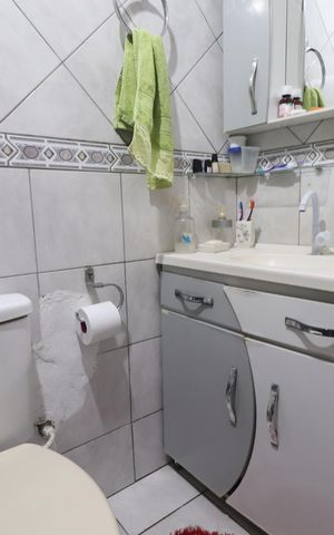 Casa à venda com 130m², 2 quartos e 3 vagasBanheiro