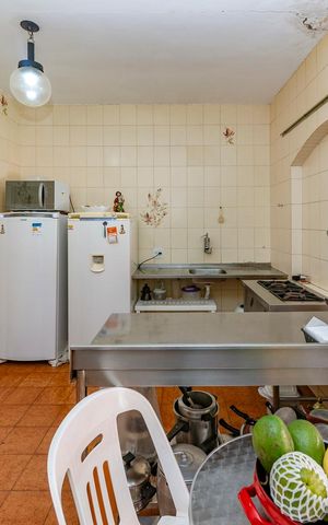 Casa à venda com 527m², 5 quartos e 3 vagas Casa à venda com 527m², 5 quartos e 3 vagasCozinha 2