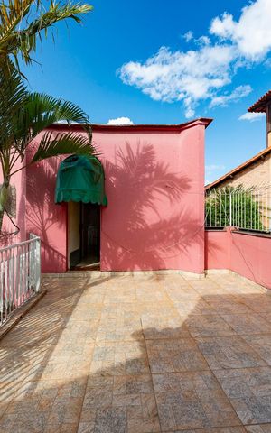 Casa à venda com 527m², 5 quartos e 3 vagas Casa à venda com 527m², 5 quartos e 3 vagasVaranda 3