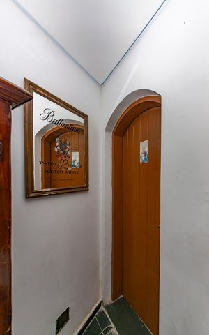 Casa à venda com 527m², 5 quartos e 3 vagas Casa à venda com 527m², 5 quartos e 3 vagasBanheiro Social