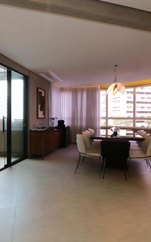 Apartamento à venda com 275m², 4 quartos e 4 vagasSala de Jantar