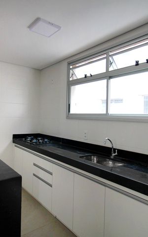Apartamento à venda com 90m², 3 quartos e 2 vagasCozinha