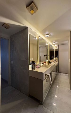 Apartamento à venda com 123m², 2 quartos e 2 vagas Apartamento à venda com 123m², 2 quartos e 2 vagasBanheiro da Suíte