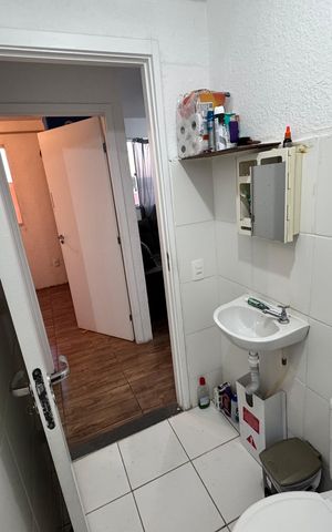 Apartamento à venda com 32m², 2 quartos e 1 vaga Apartamento à venda com 32m², 2 quartos e 1 vagaBanheiro Social