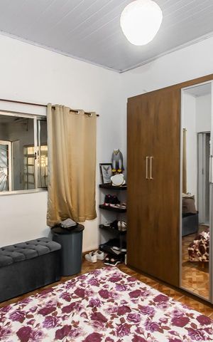 Casa à venda com 220m², 4 quartos e 2 vagasSuite
