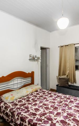 Casa à venda com 220m², 4 quartos e 2 vagasSuite