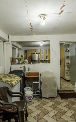 Casa à venda com 220m², 4 quartos e 2 vagasÁrea de Serviço