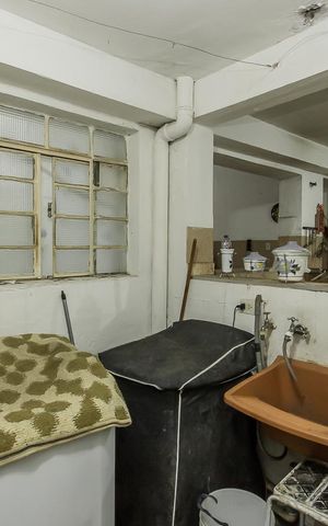 Casa à venda com 220m², 4 quartos e 2 vagasÁrea de Serviço