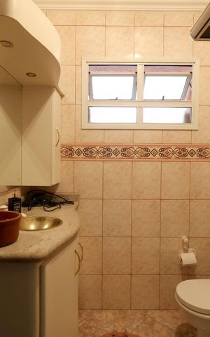 Casa para alugar com 195m², 3 quartos e 4 vagasBanheiro Social