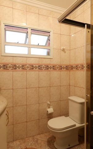 Casa para alugar com 195m², 3 quartos e 4 vagasBanheiro Social