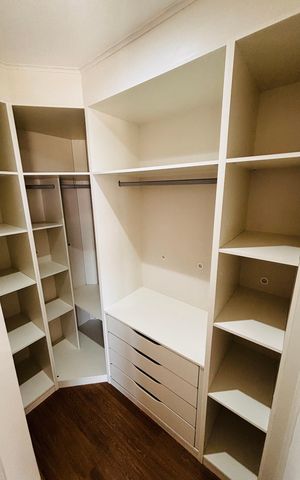 Apartamento à venda com 109m², 3 quartos e 3 vagas Apartamento à venda com 109m², 3 quartos e 3 vagasCloset da suíte